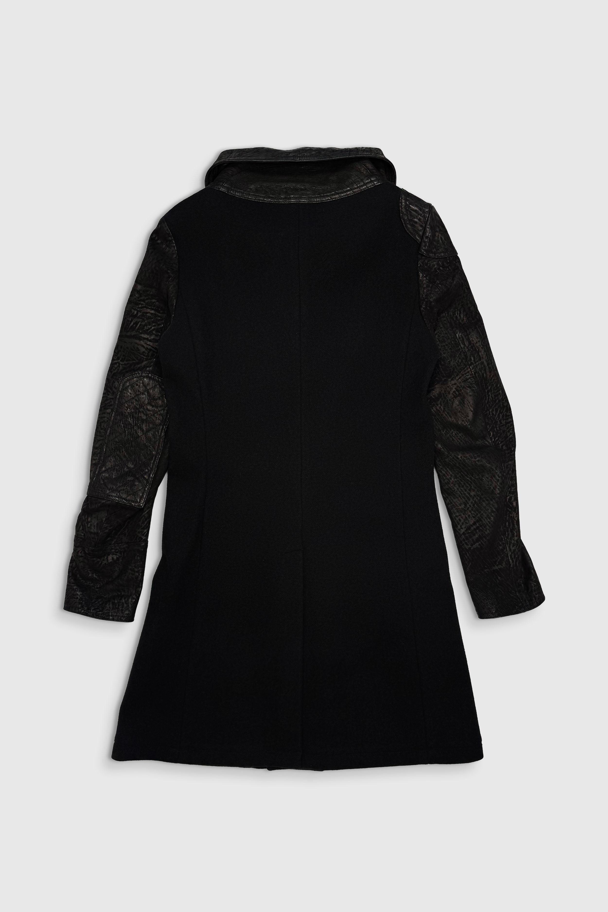 Wollmantel mit Applikationen in veganem Leder (Gr. 44)