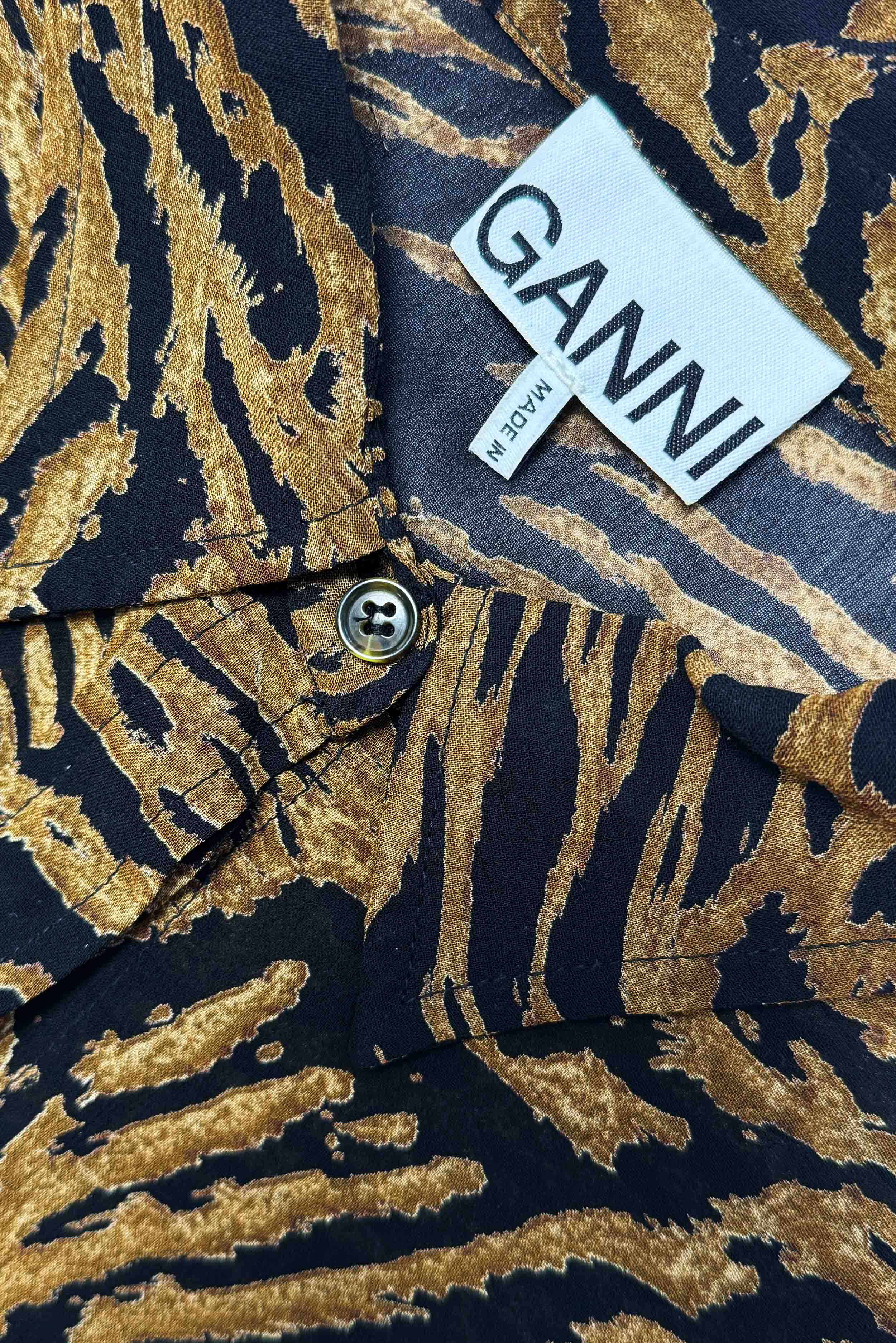 Bluse mit Tiger-Print (Gr. M)