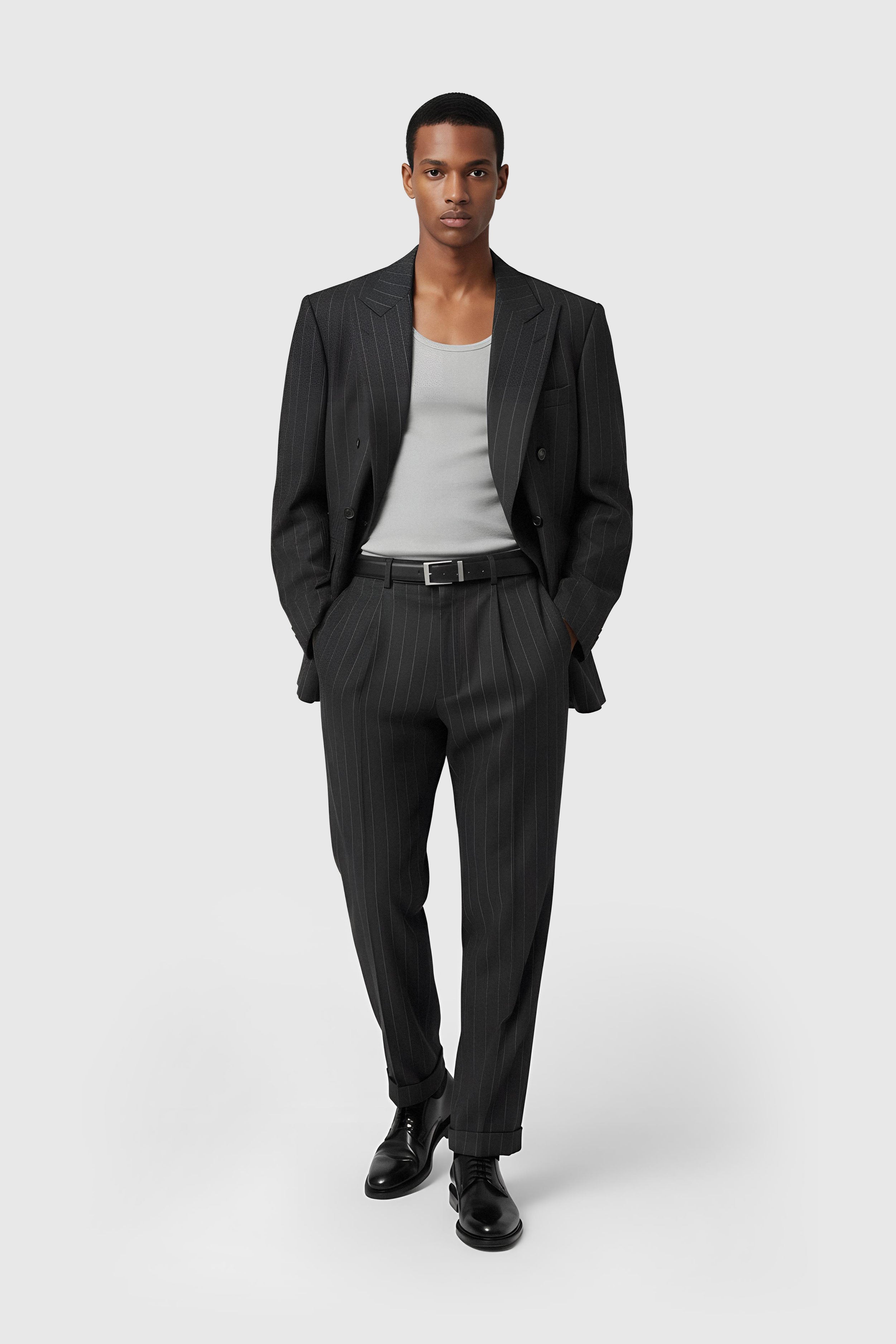 Doppelreihiger Anzug mit Nadelstreifen (Gr. 54)
