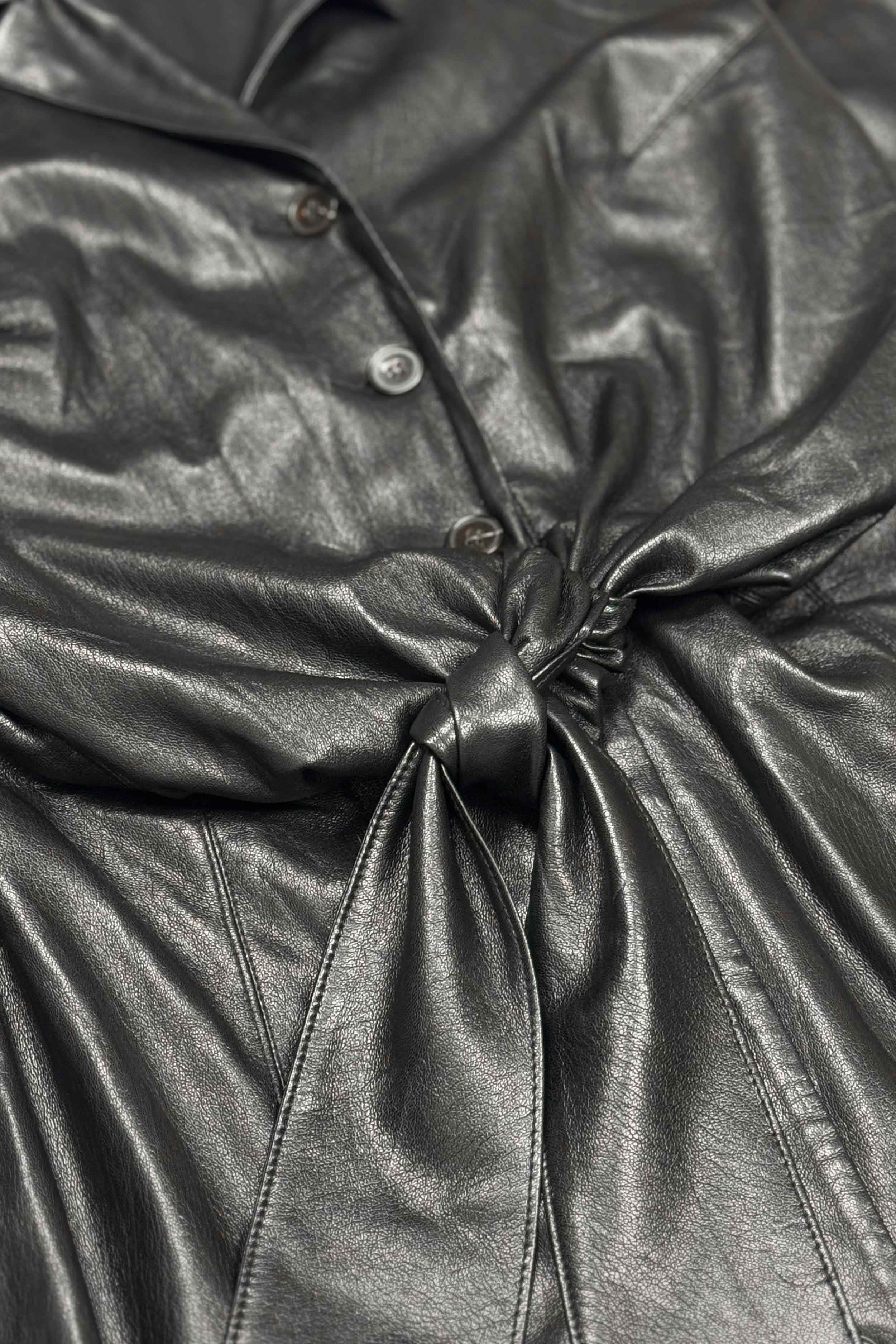 Midi-Mantel-Kleid aus veganem Leder (Gr. M)