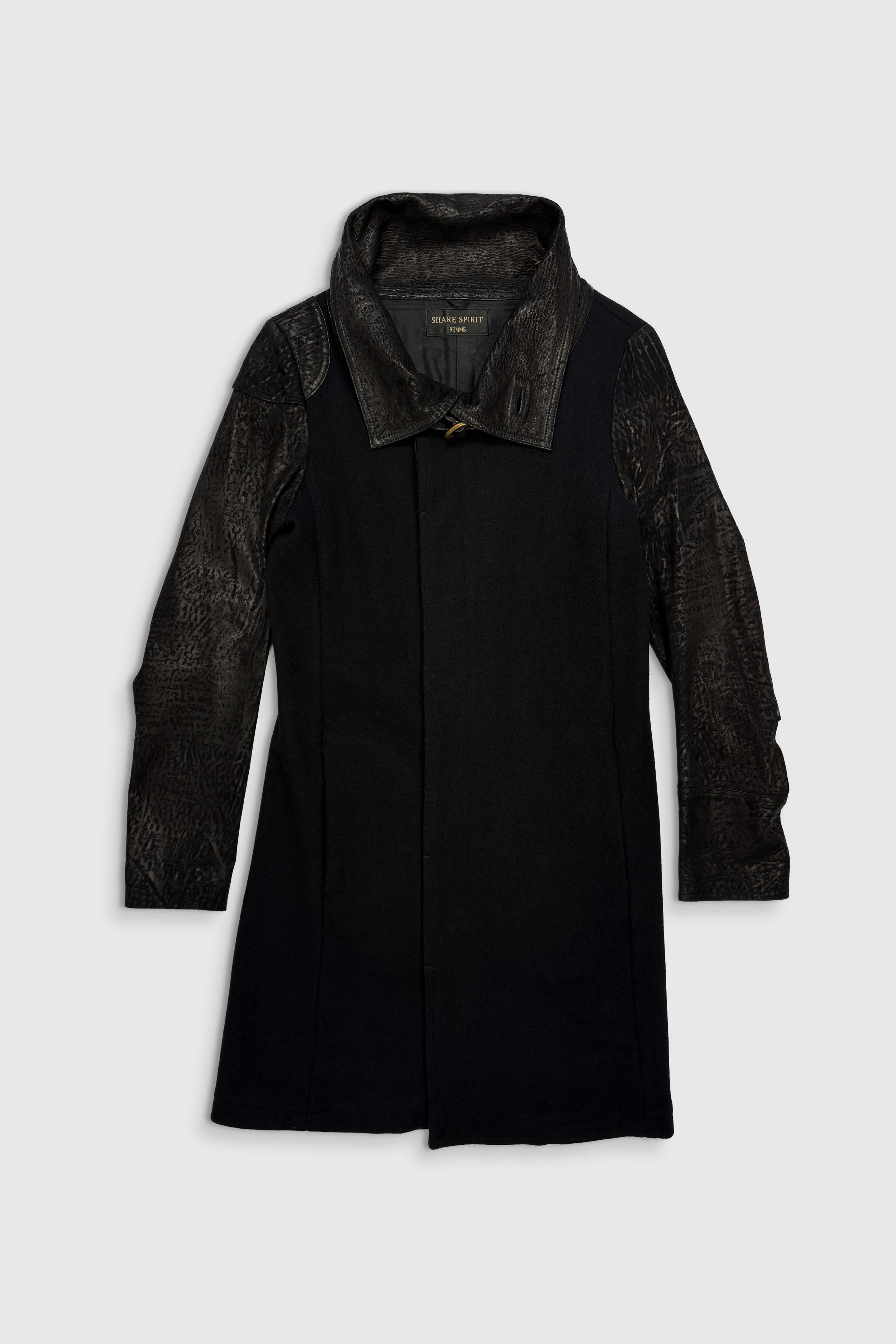 Wollmantel mit Applikationen in veganem Leder (Gr. 44)